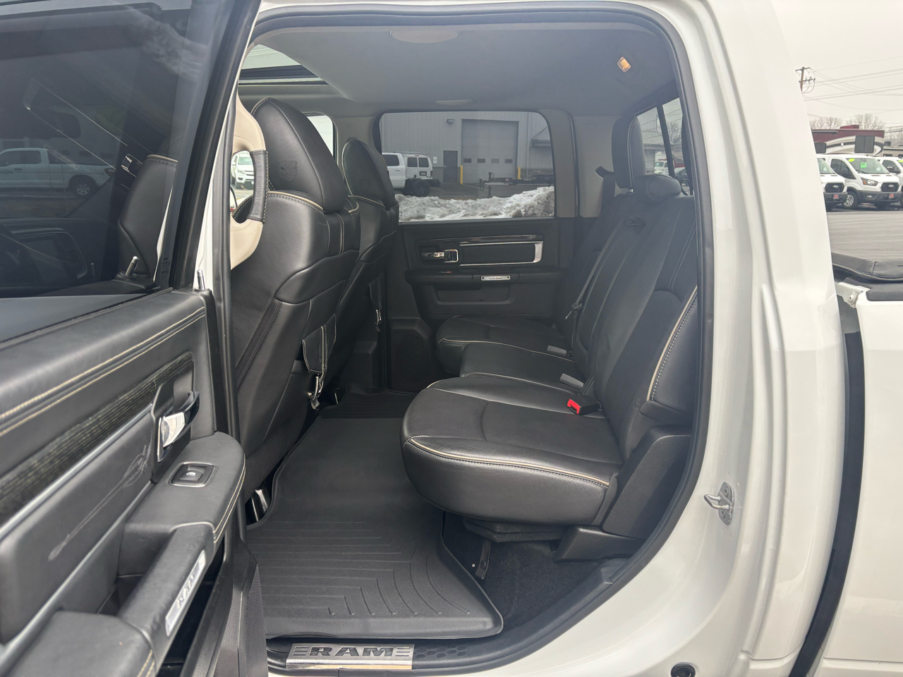 RAM 1500 4WD Crew Cab 140.5" Longhorn Limited 2014