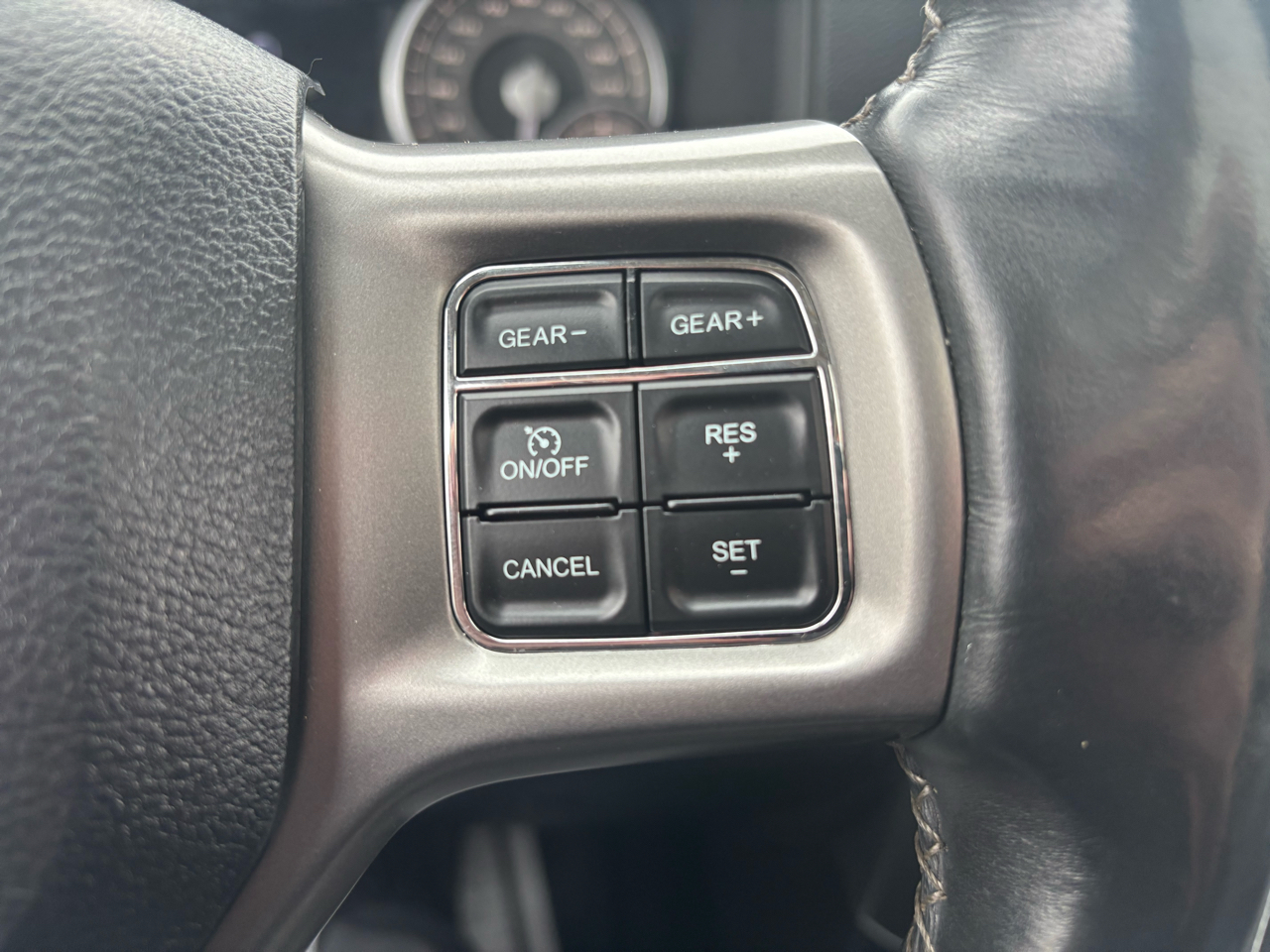 RAM 1500 4WD Crew Cab 140.5" Longhorn Limited 2014