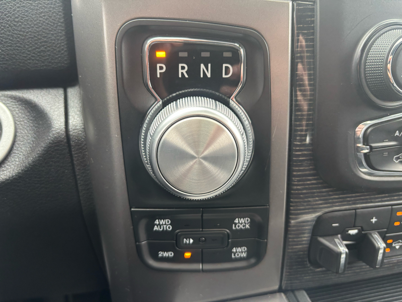 RAM 1500 4WD Crew Cab 140.5" Longhorn Limited 2014