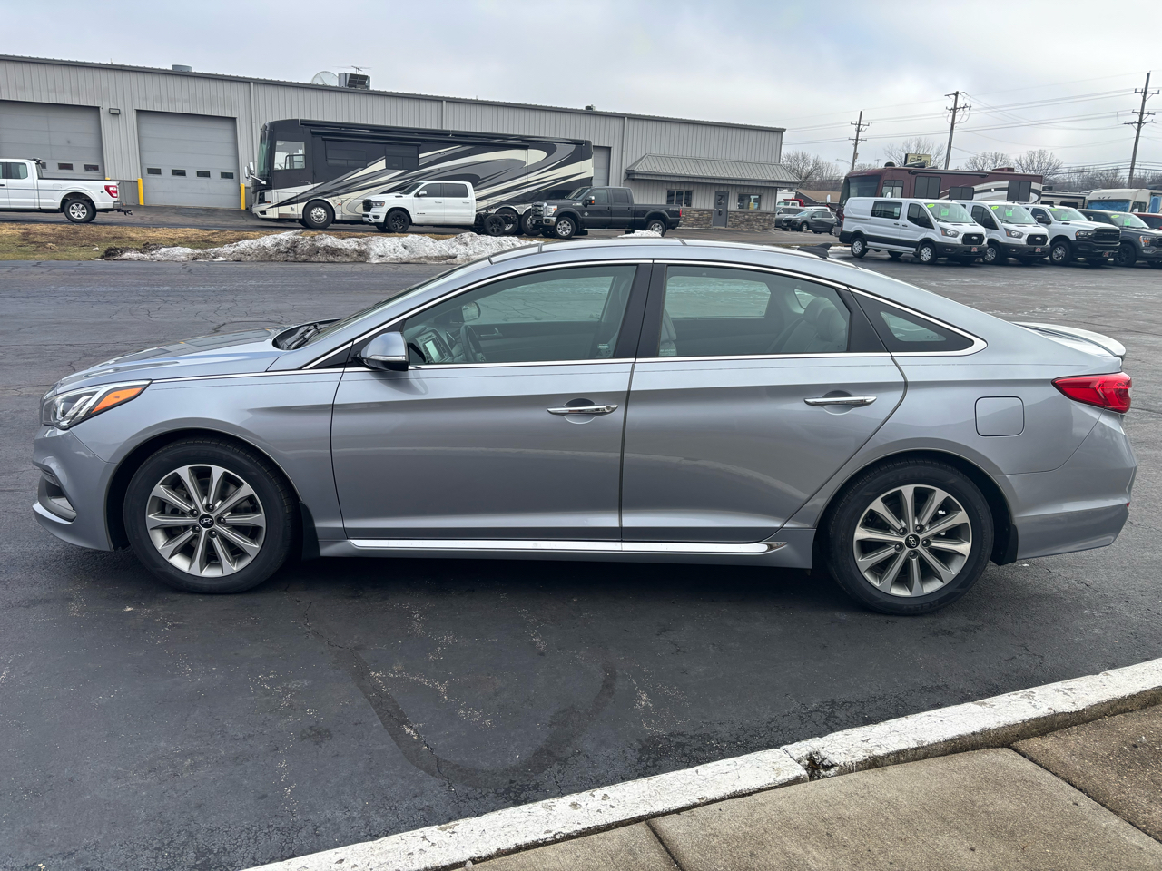 Hyundai Sonata 4dr Sdn 2.4L Limited 2016