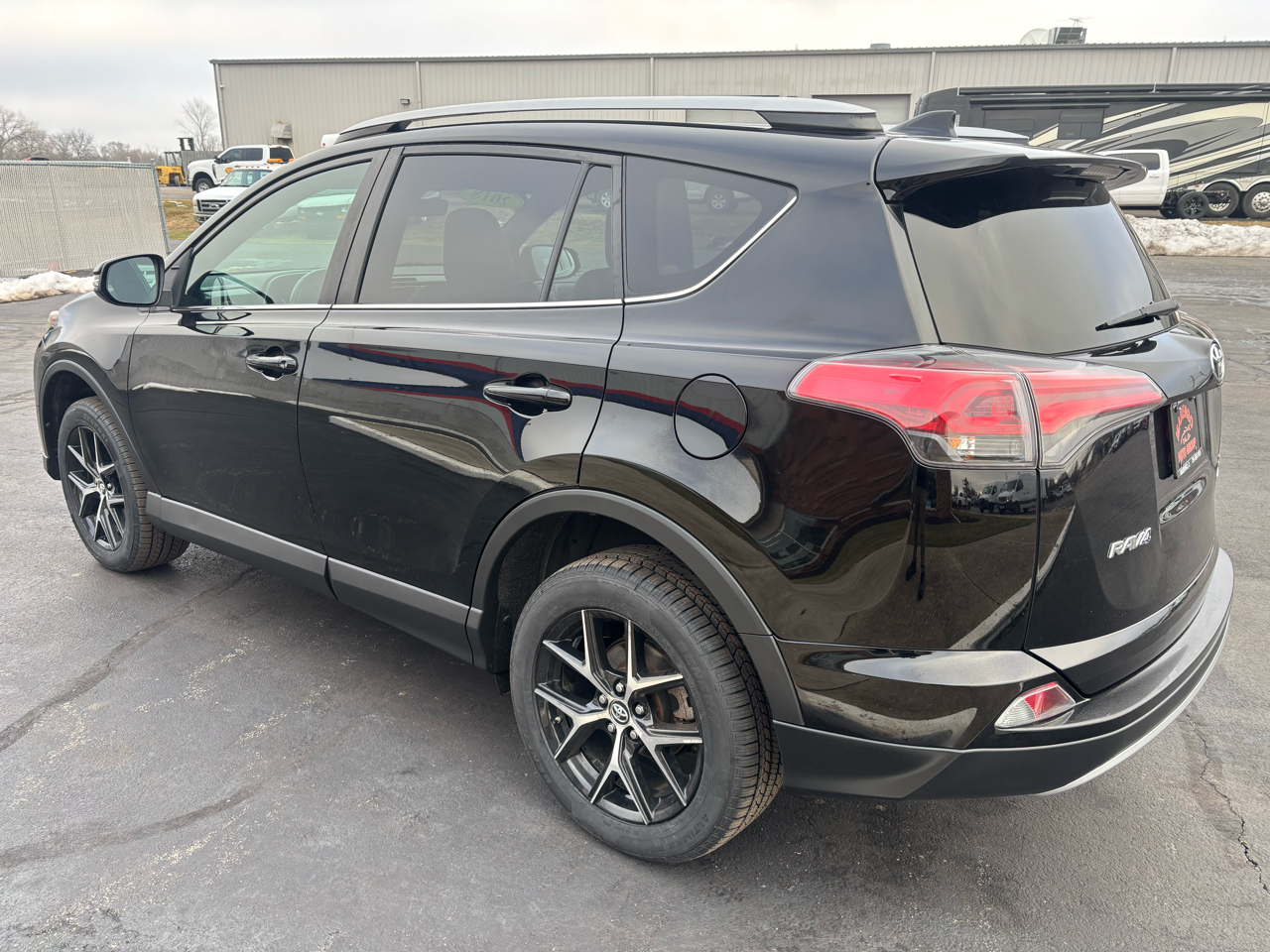 Toyota RAV4 SE AWD (Natl) 2018
