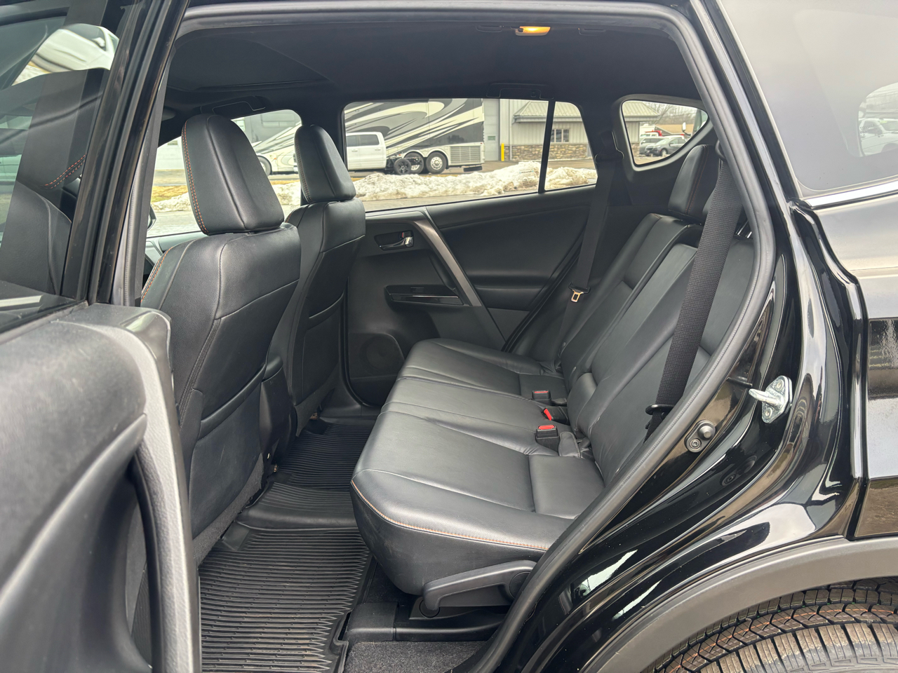 Toyota RAV4 SE AWD (Natl) 2018