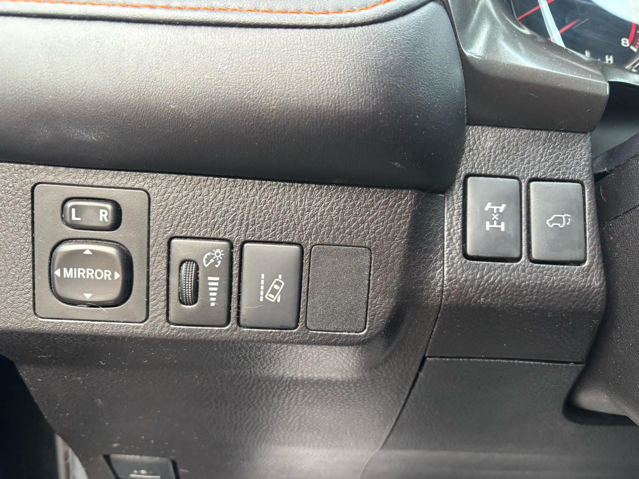 Toyota RAV4 SE AWD (Natl) 2018