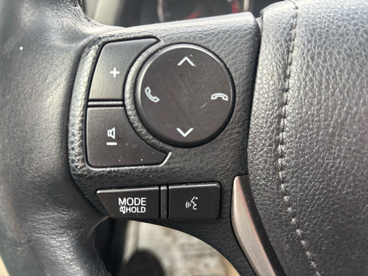 Toyota RAV4 SE AWD (Natl) 2018