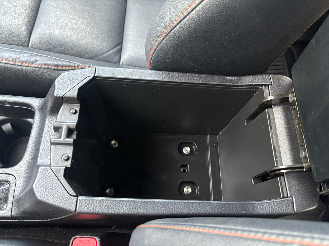 Toyota RAV4 SE AWD (Natl) 2018