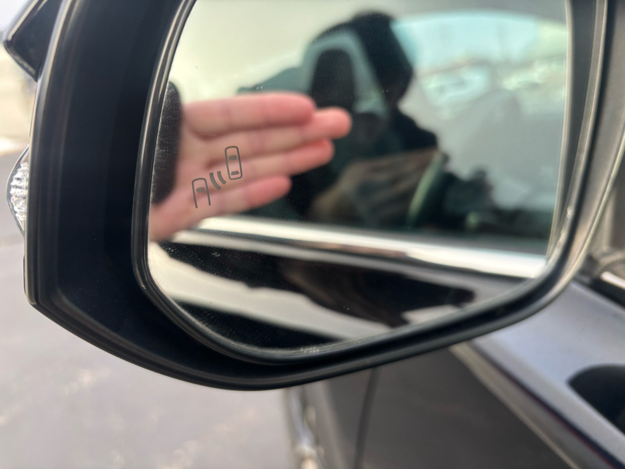 Toyota RAV4 SE AWD (Natl) 2018