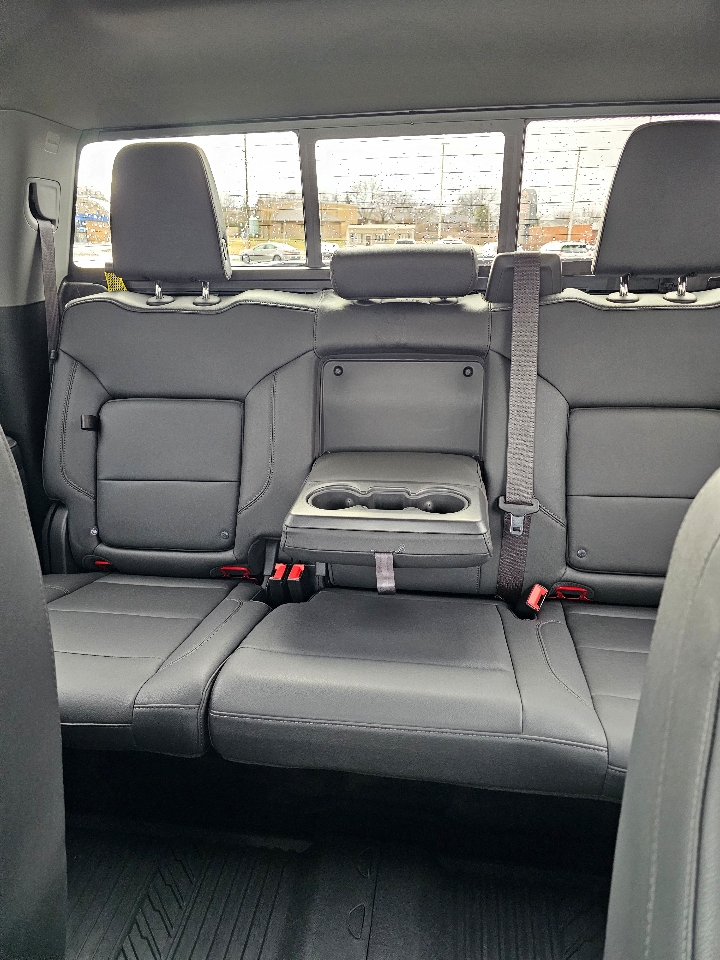 Chevrolet Silverado 1500 4WD Crew Cab 157" LT 2024