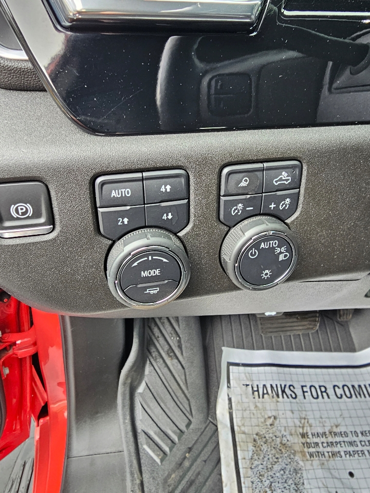 Chevrolet Silverado 1500 4WD Crew Cab 157" LT 2024