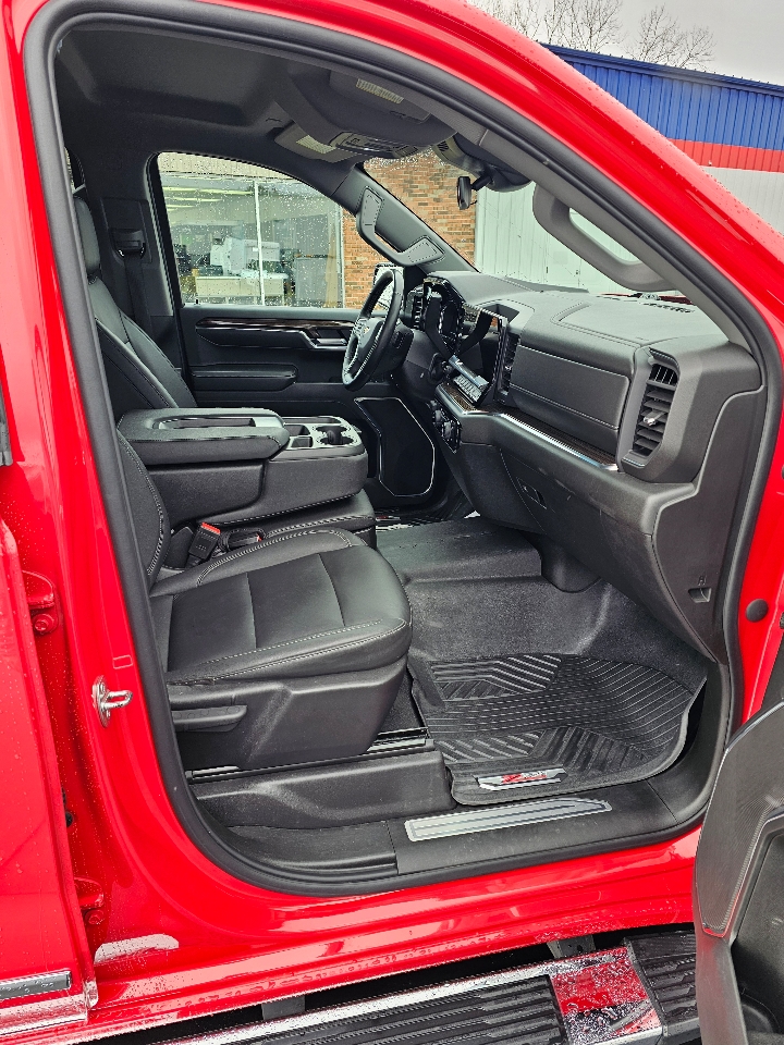 Chevrolet Silverado 1500 4WD Crew Cab 157" LT 2024