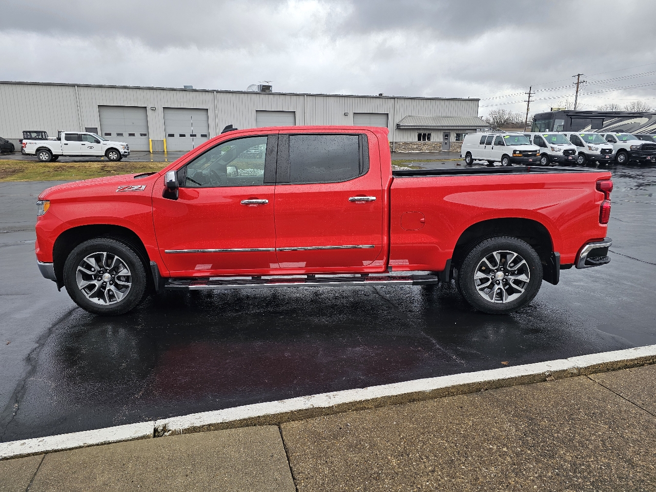 Chevrolet Silverado 1500 4WD Crew Cab 157" LT 2024