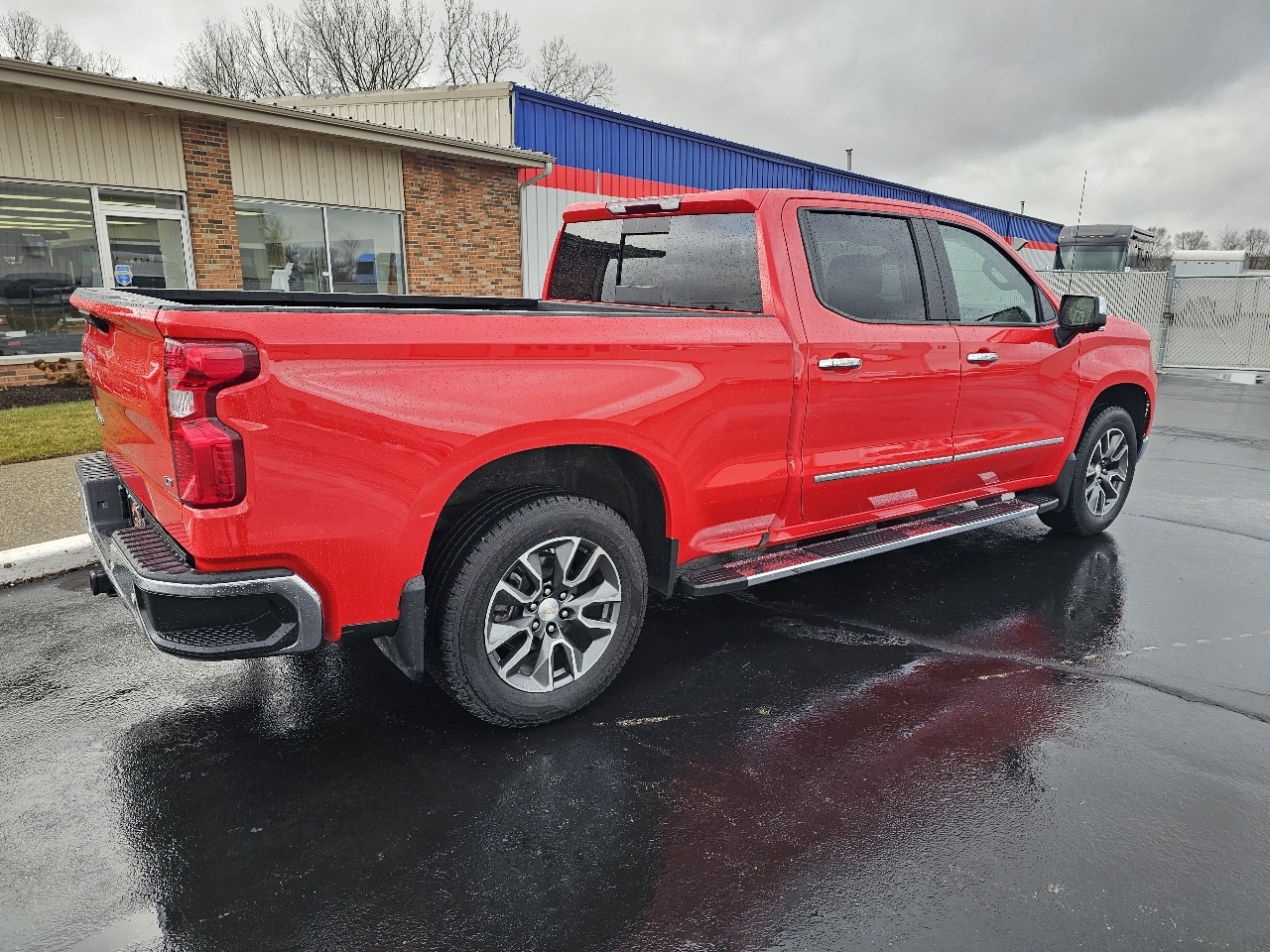Chevrolet Silverado 1500 4WD Crew Cab 157" LT 2024