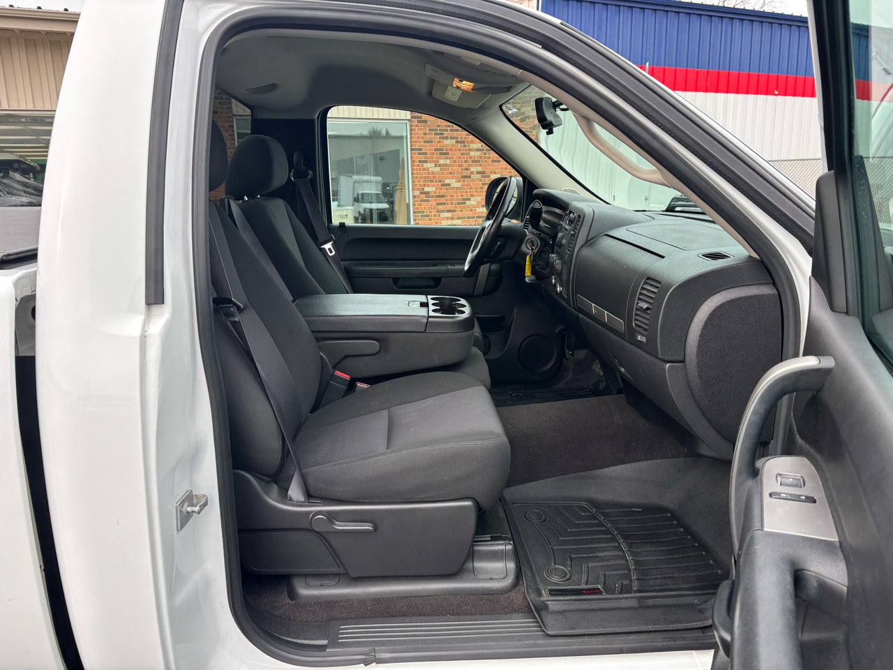 Chevrolet Silverado 1500 4WD Reg Cab 119.0" LT 2012