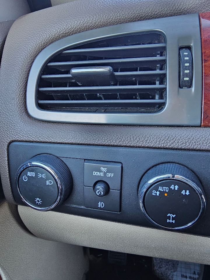 Chevrolet Silverado 1500 4WD Ext Cab 143.5" LTZ 2012