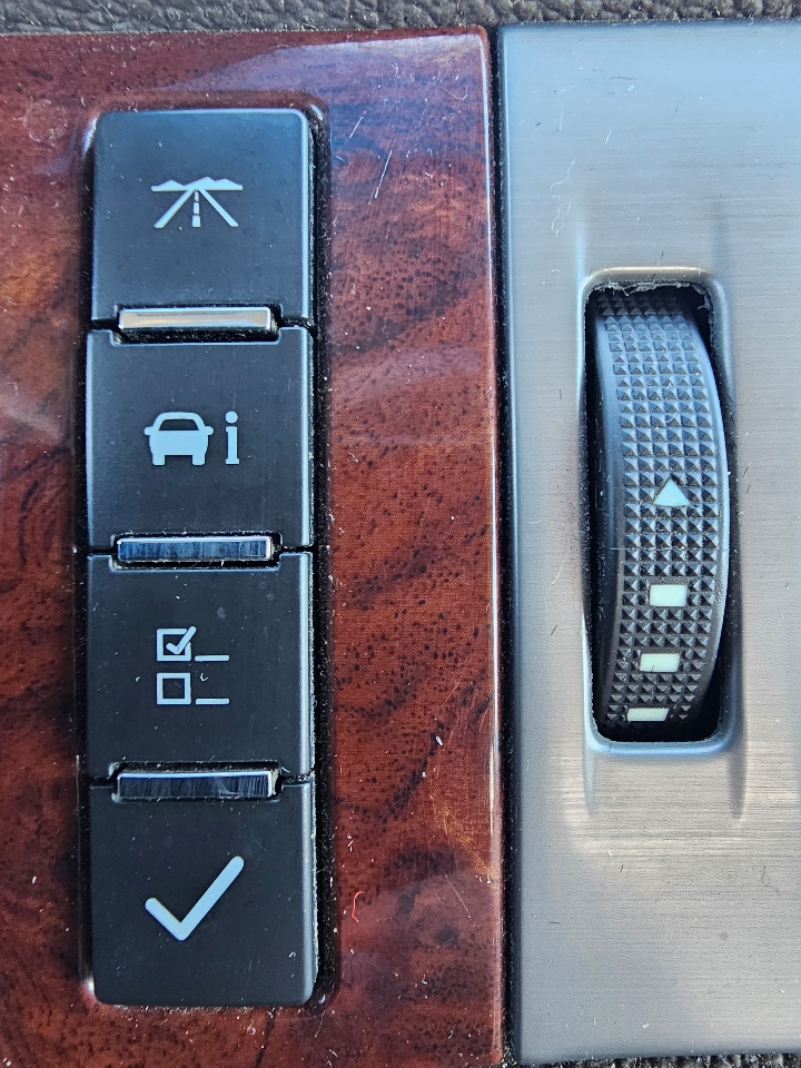 Chevrolet Silverado 1500 4WD Ext Cab 143.5" LTZ 2012