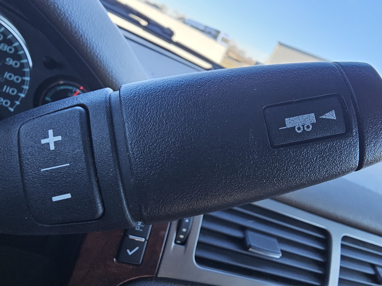 Chevrolet Silverado 1500 4WD Ext Cab 143.5" LTZ 2012