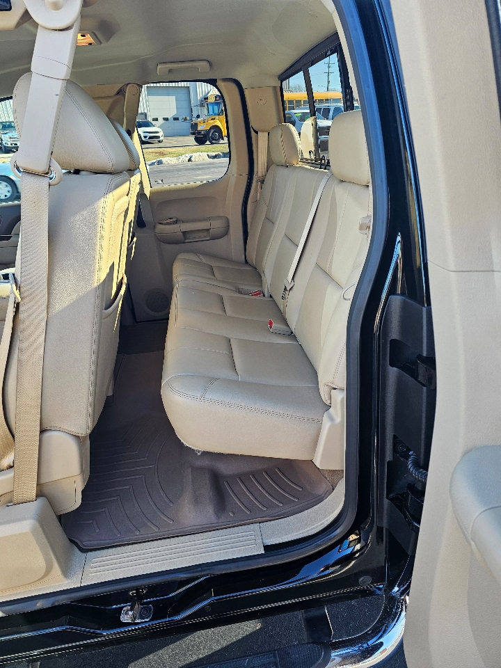 Chevrolet Silverado 1500 4WD Ext Cab 143.5" LTZ 2012