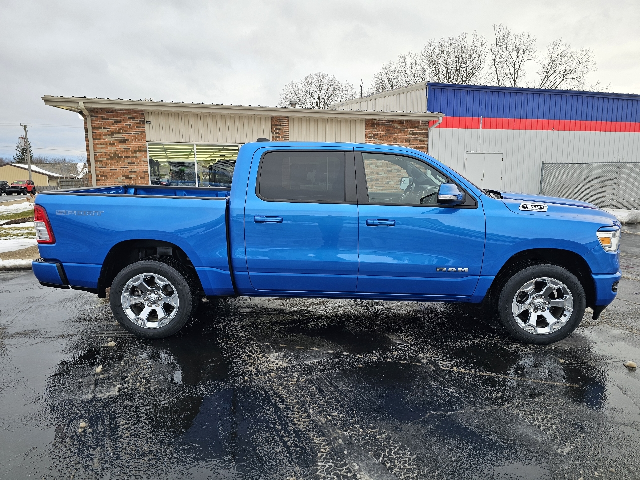 RAM 1500 Big Horn 4x4 Crew Cab 5'7" Box 2022