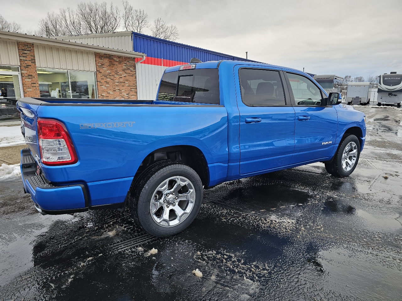 RAM 1500 Big Horn 4x4 Crew Cab 5'7" Box 2022
