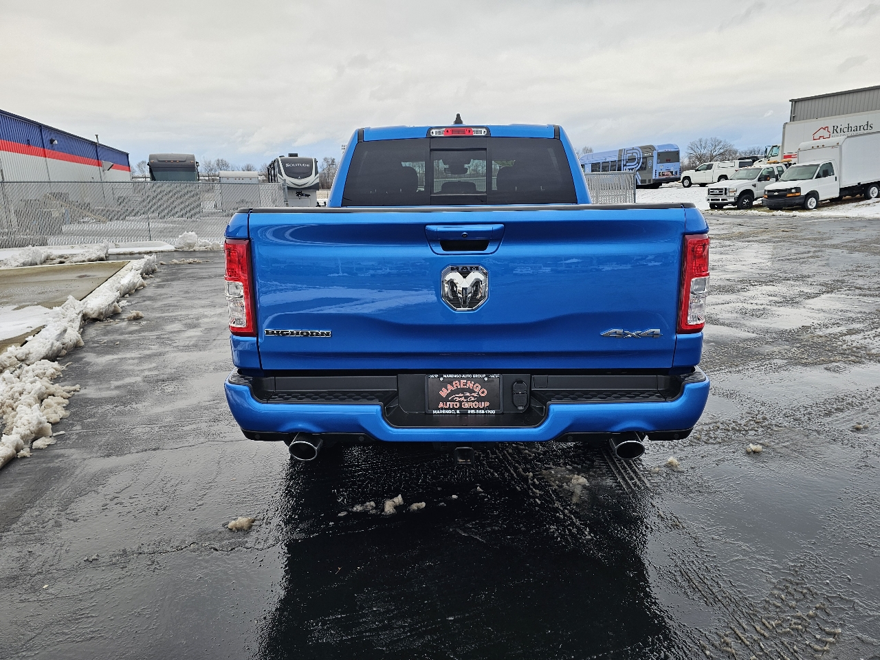 RAM 1500 Big Horn 4x4 Crew Cab 5'7" Box 2022