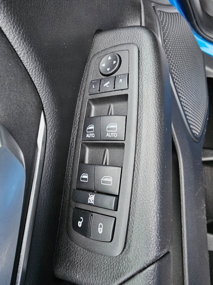 RAM 1500 Big Horn 4x4 Crew Cab 5'7" Box 2022