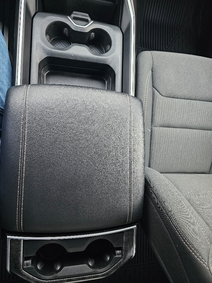 RAM 1500 Big Horn 4x4 Crew Cab 5'7" Box 2022