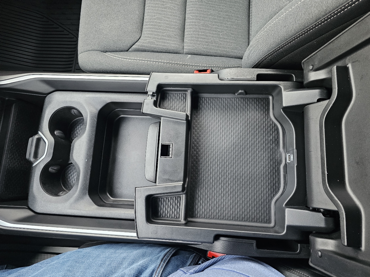 RAM 1500 Big Horn 4x4 Crew Cab 5'7" Box 2022