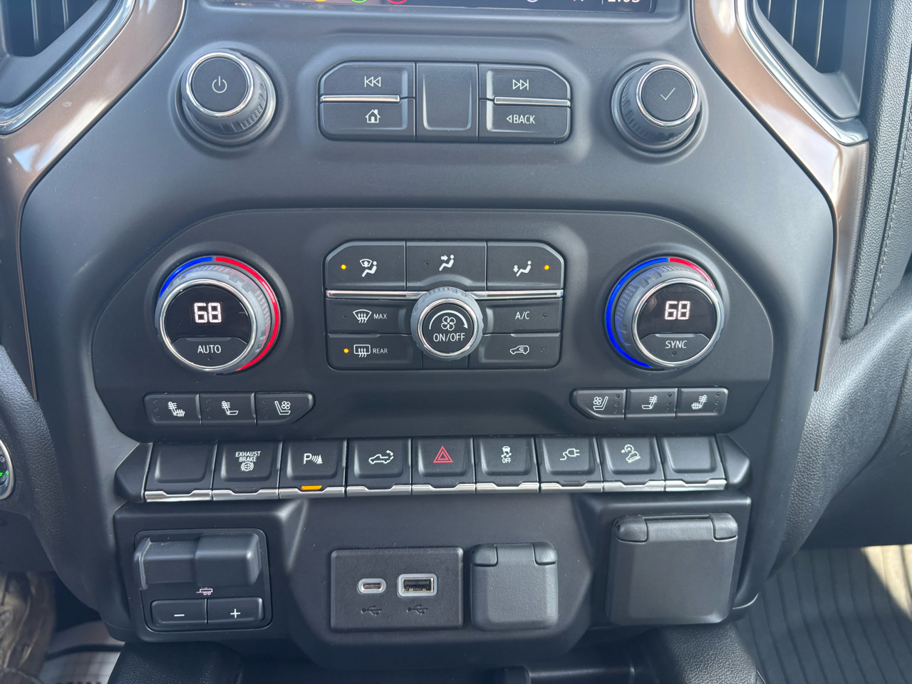 Chevrolet Silverado 2500HD 4WD Crew Cab 159" High Country 2022