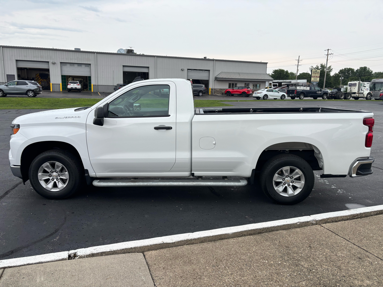 Chevrolet Silverado 1500 2WD Reg Cab 140" Work Truck 2024