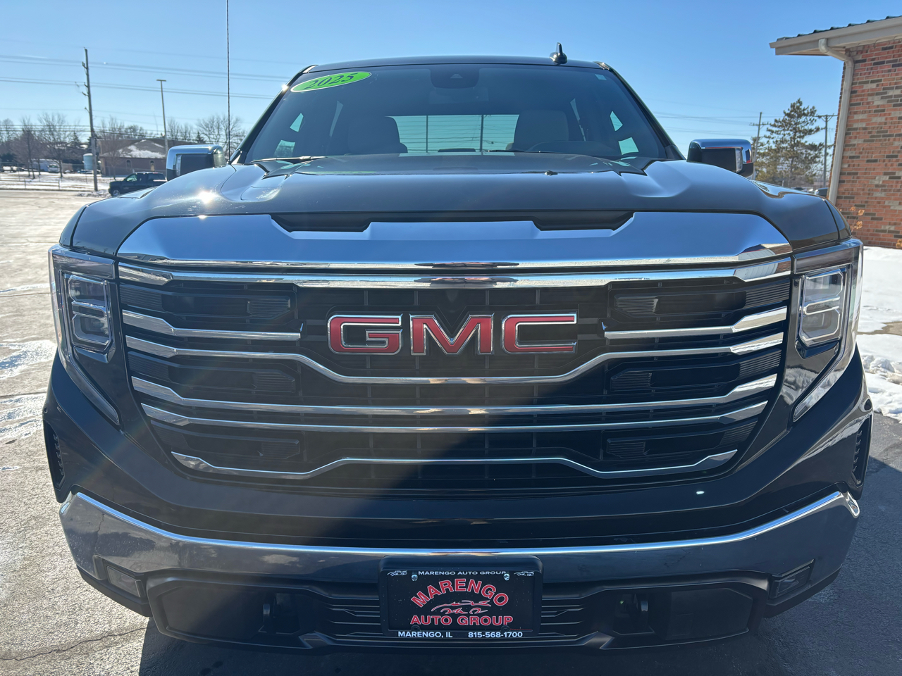 GMC Sierra 1500 4WD Crew Cab 147" SLT 2025