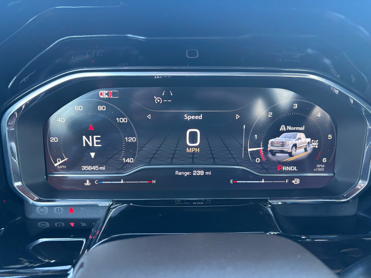 GMC Sierra 1500 4WD Crew Cab 147" SLT 2025