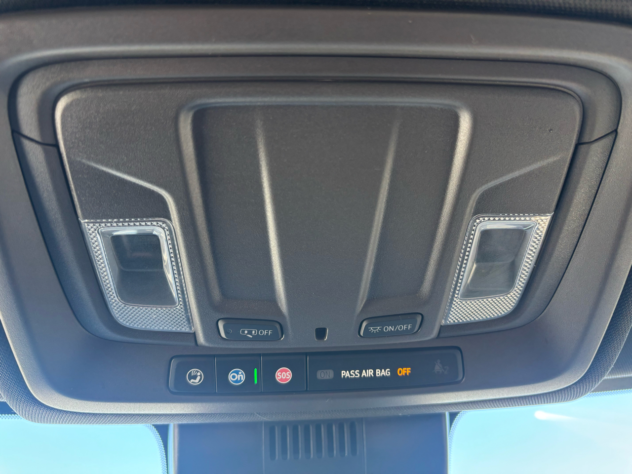 GMC Sierra 1500 4WD Crew Cab 147" SLT 2025