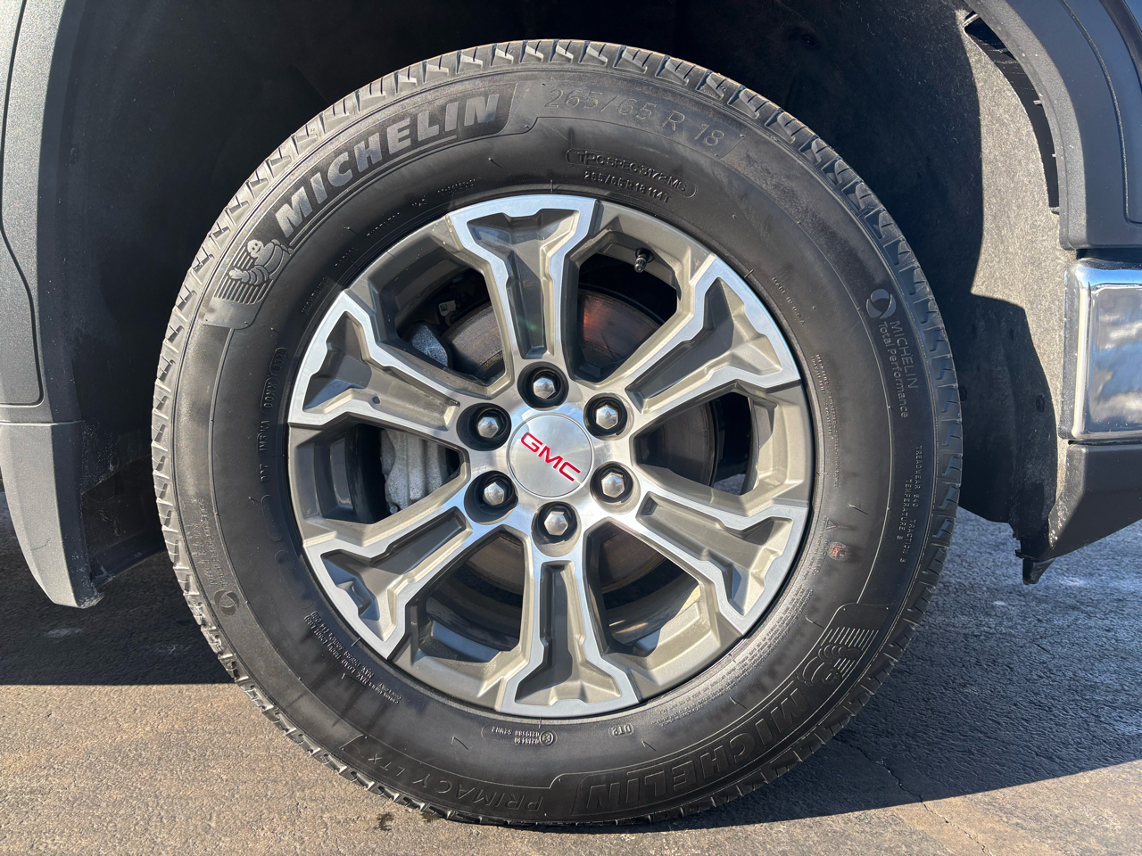 GMC Sierra 1500 4WD Crew Cab 147" SLT 2025