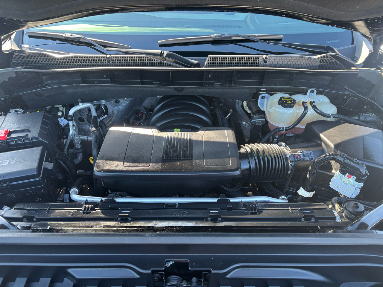 GMC Sierra 1500 4WD Crew Cab 147" SLT 2025