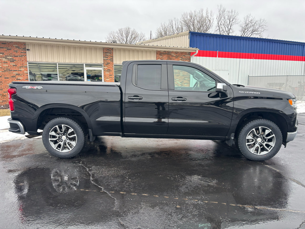 Chevrolet Silverado 1500 4WD Double Cab 147" LT w/2FL 2023