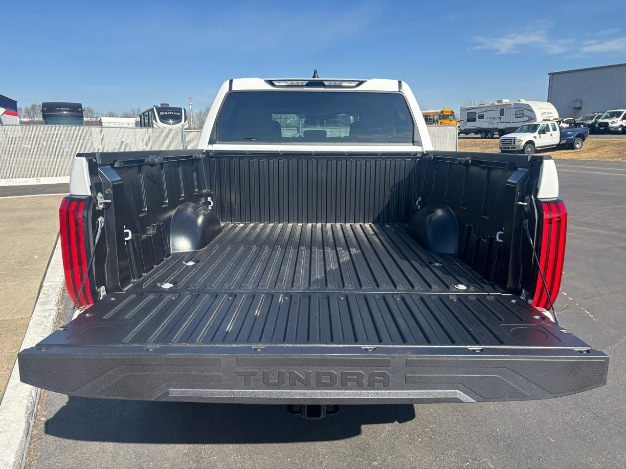 Toyota Tundra 4WD SR CrewMax 5.5' Bed (Natl) 2024