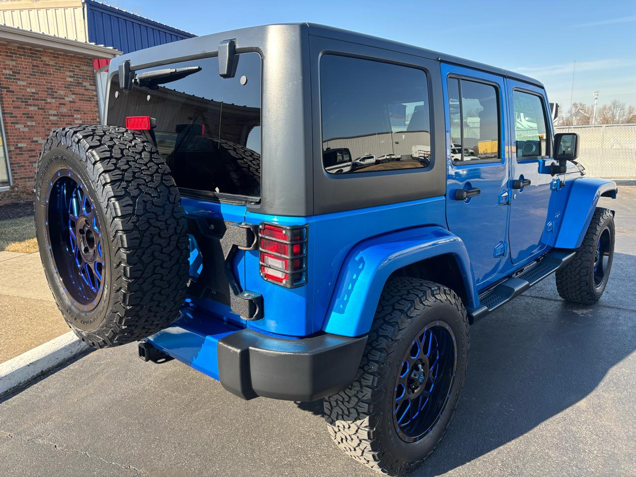 Jeep Wrangler Unlimited 4WD 4dr Sahara 2016