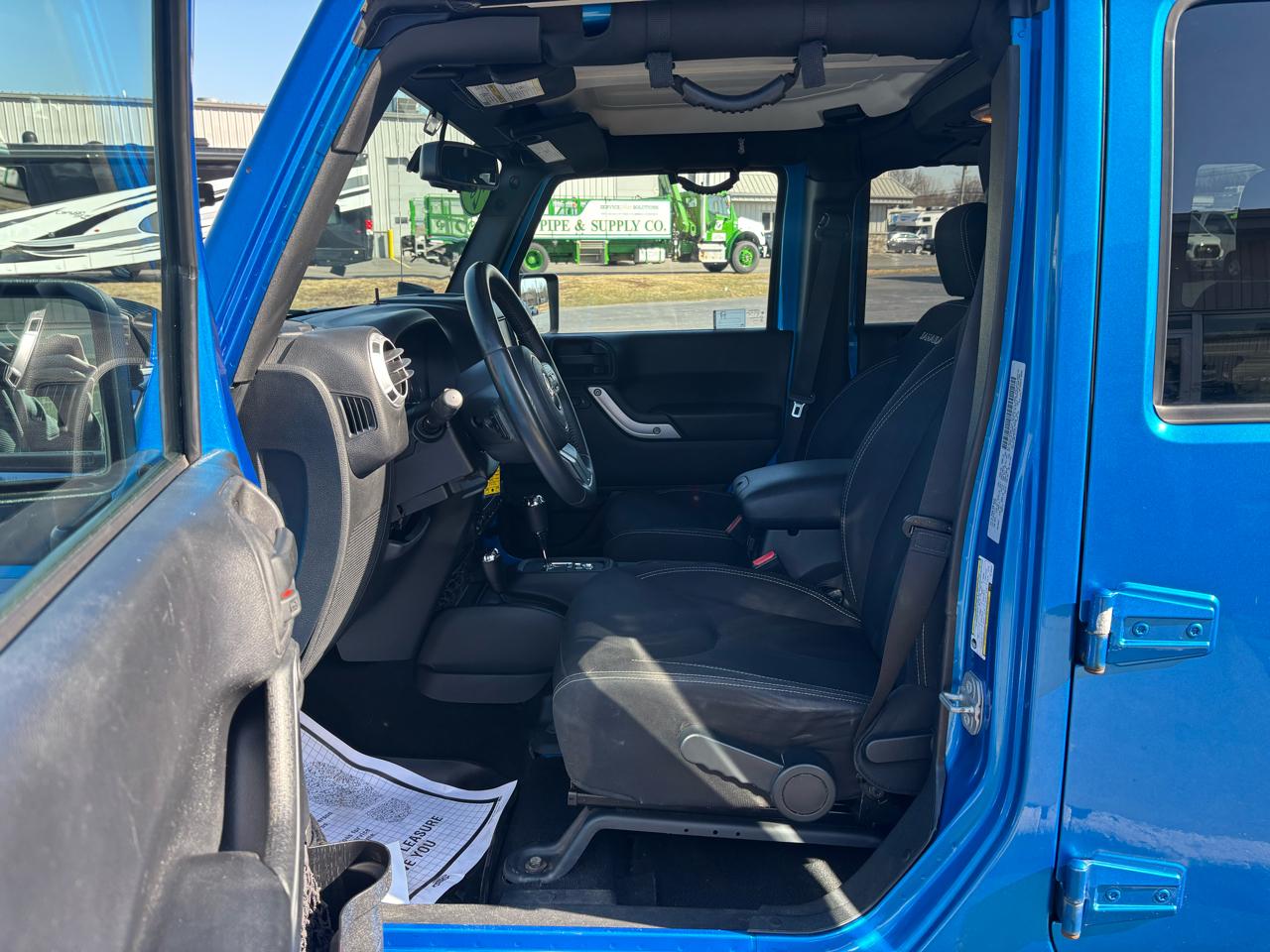 Jeep Wrangler Unlimited 4WD 4dr Sahara 2016