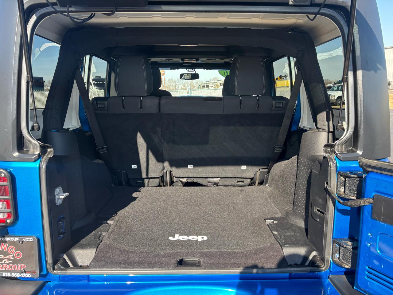 Jeep Wrangler Unlimited 4WD 4dr Sahara 2016