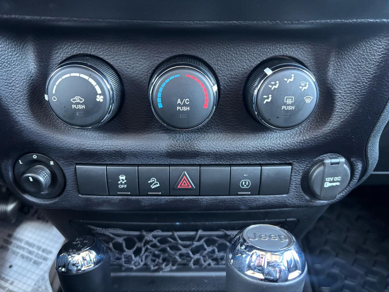 Jeep Wrangler Unlimited 4WD 4dr Sahara 2016