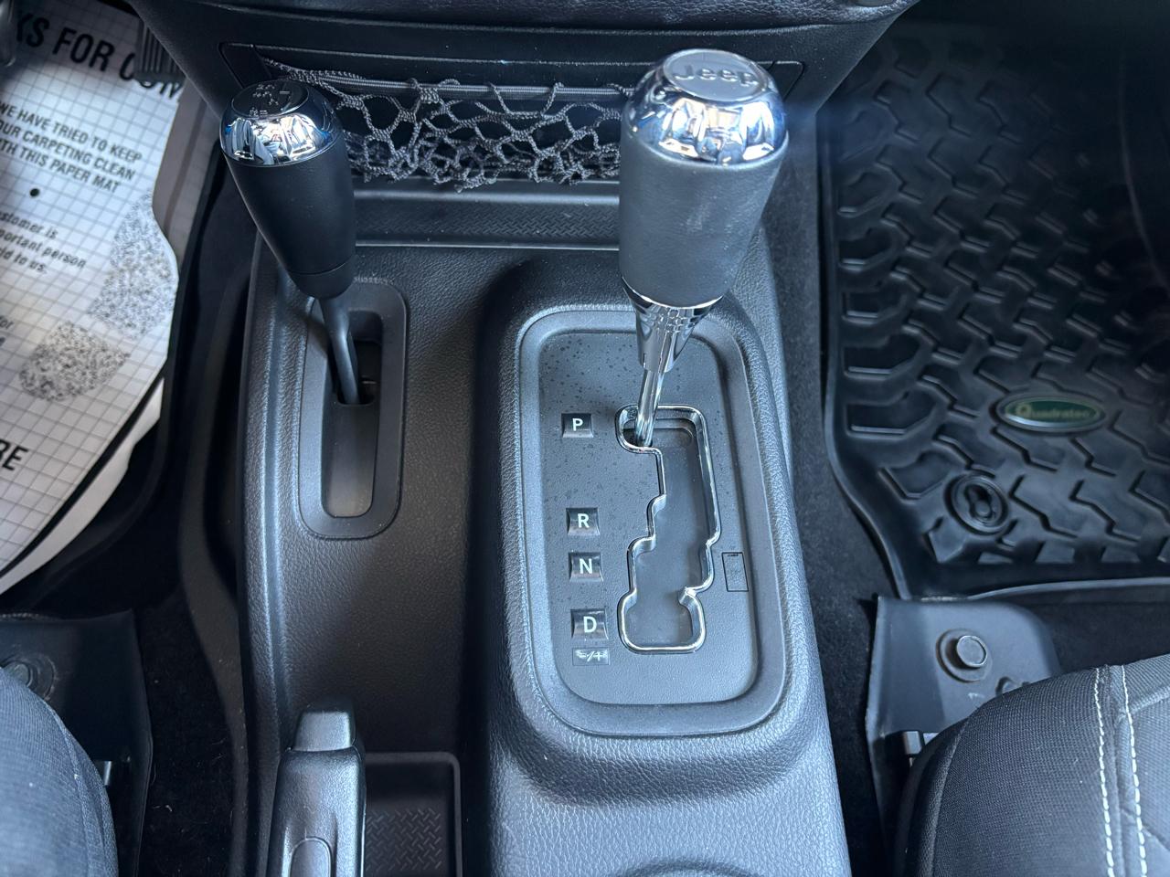 Jeep Wrangler Unlimited 4WD 4dr Sahara 2016