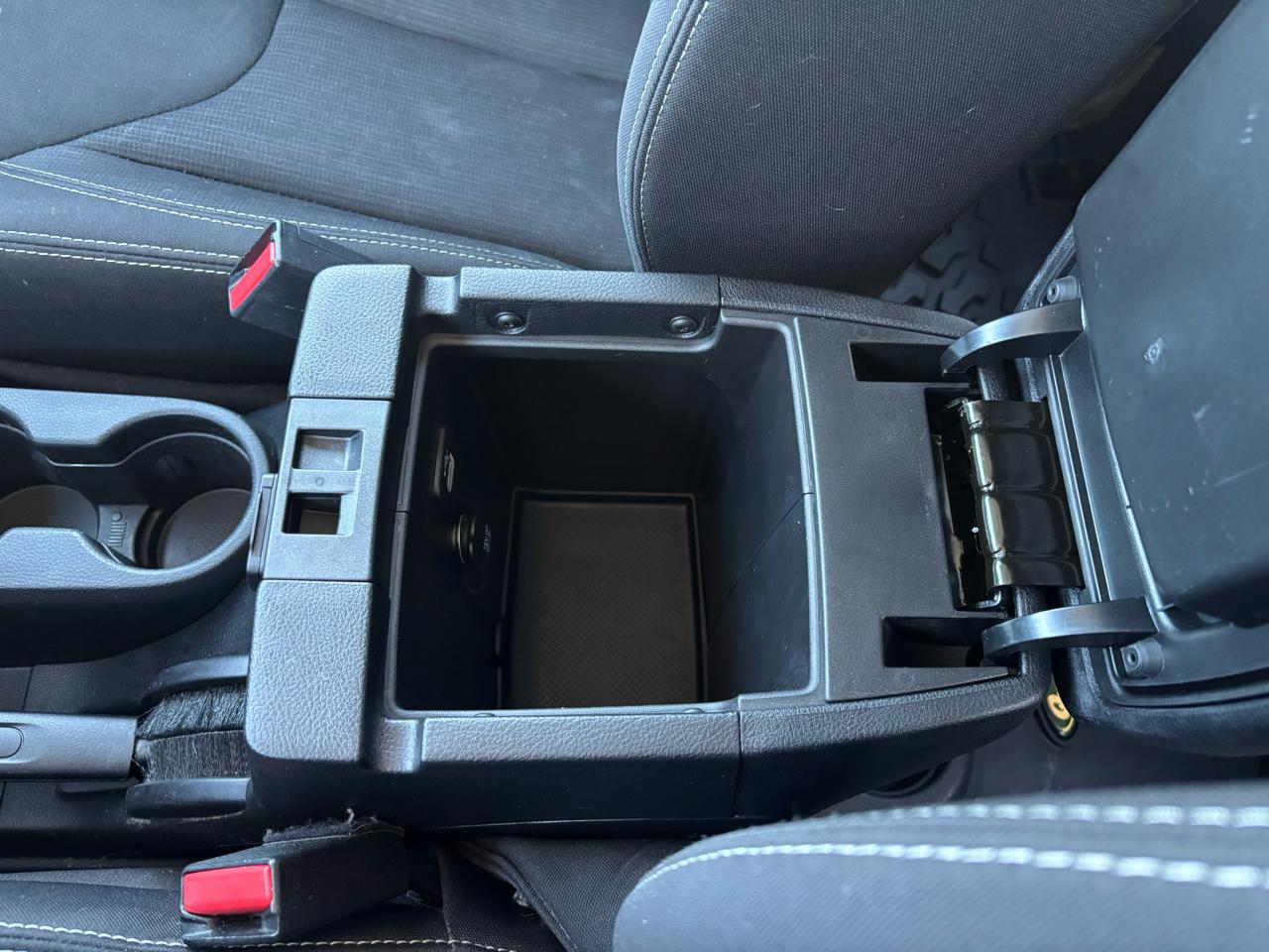 Jeep Wrangler Unlimited 4WD 4dr Sahara 2016