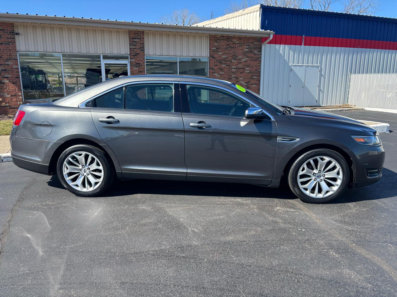 Ford Taurus Limited AWD 2018