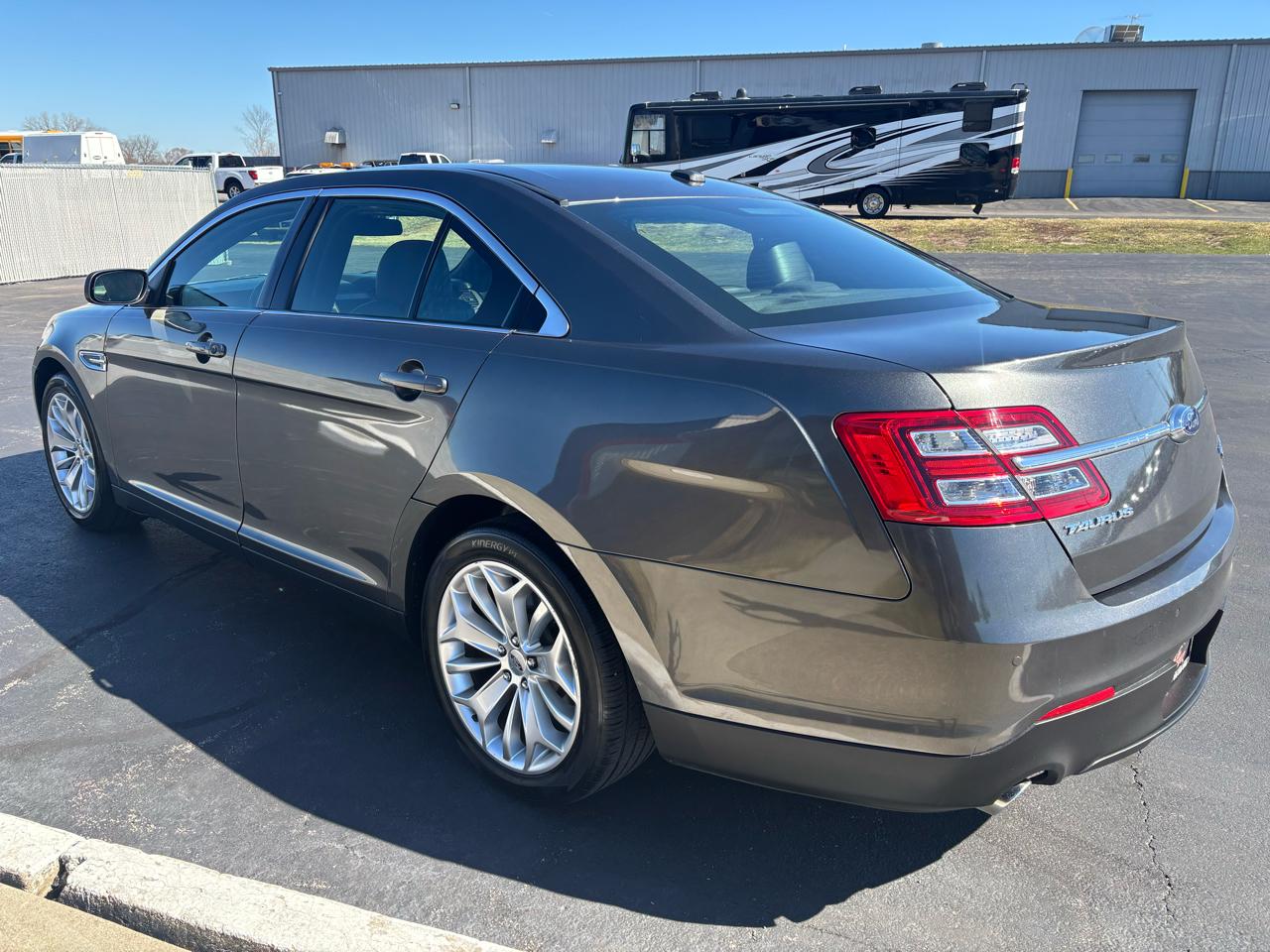Ford Taurus Limited AWD 2018