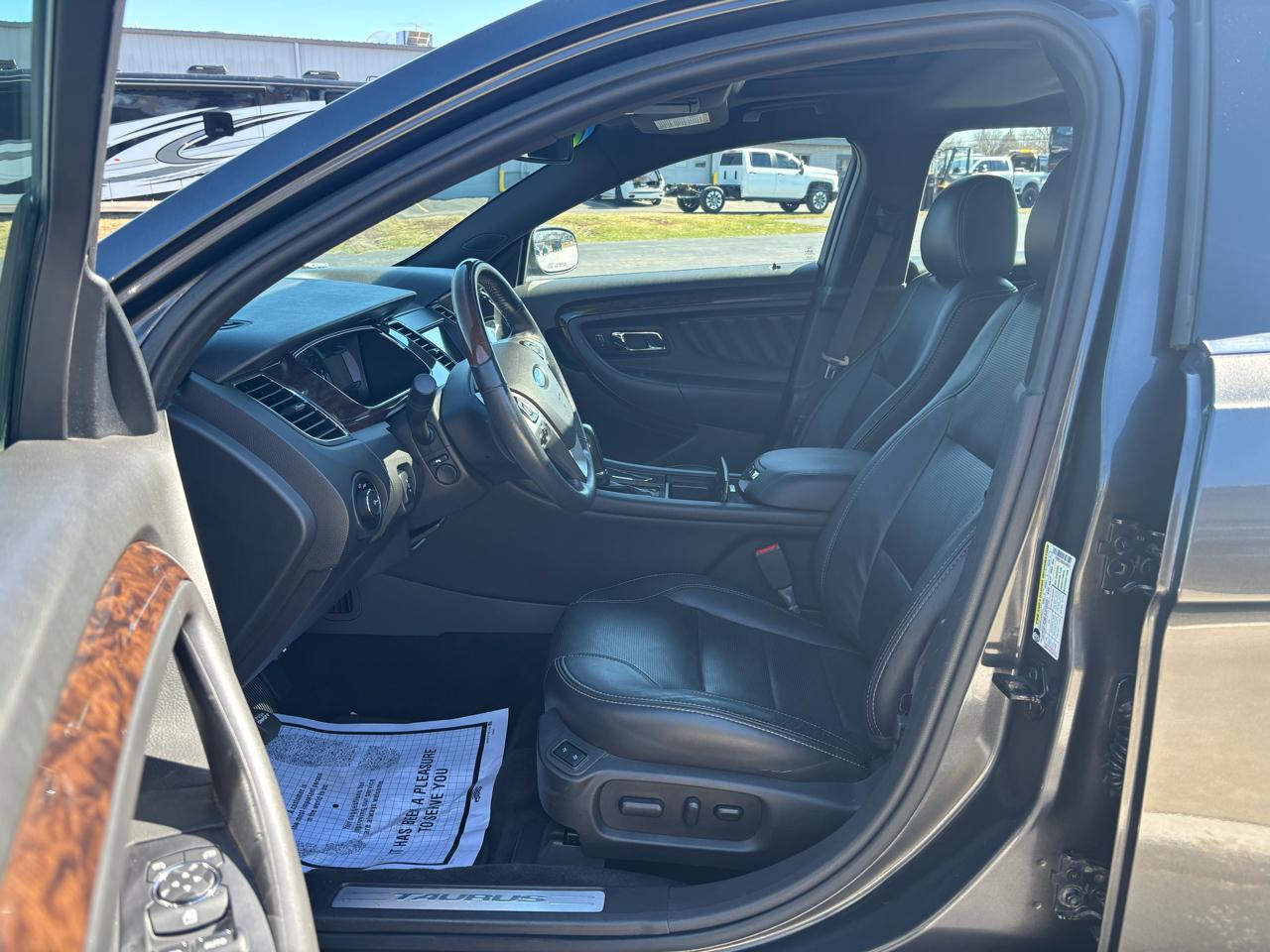 Ford Taurus Limited AWD 2018