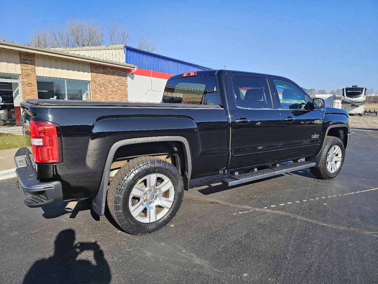 GMC Sierra 1500 4WD Crew Cab 153.0" SLE 2016