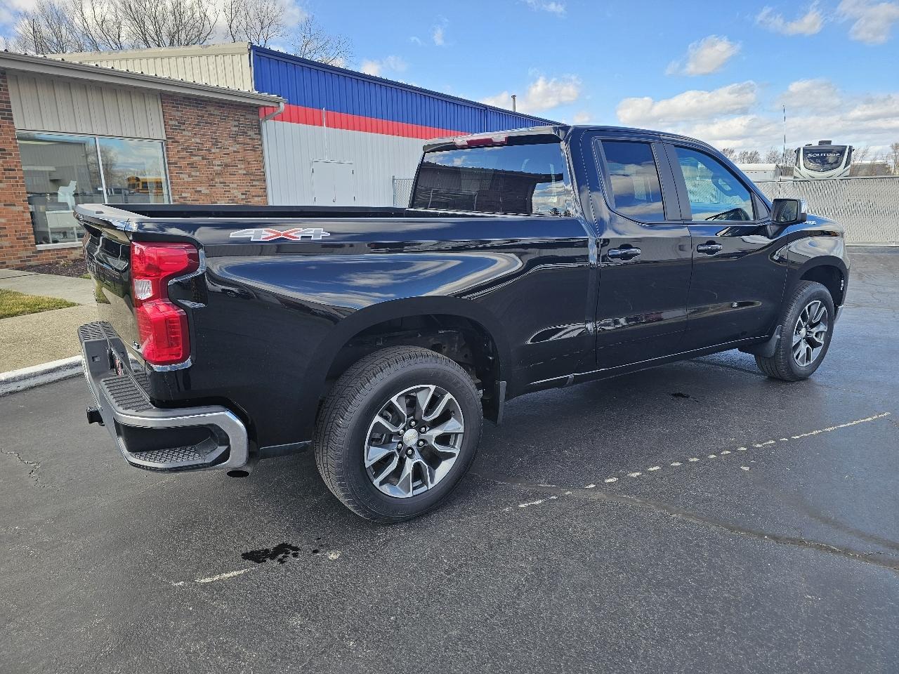 Chevrolet Silverado 1500 4WD Double Cab 147" LT w/2FL 2024