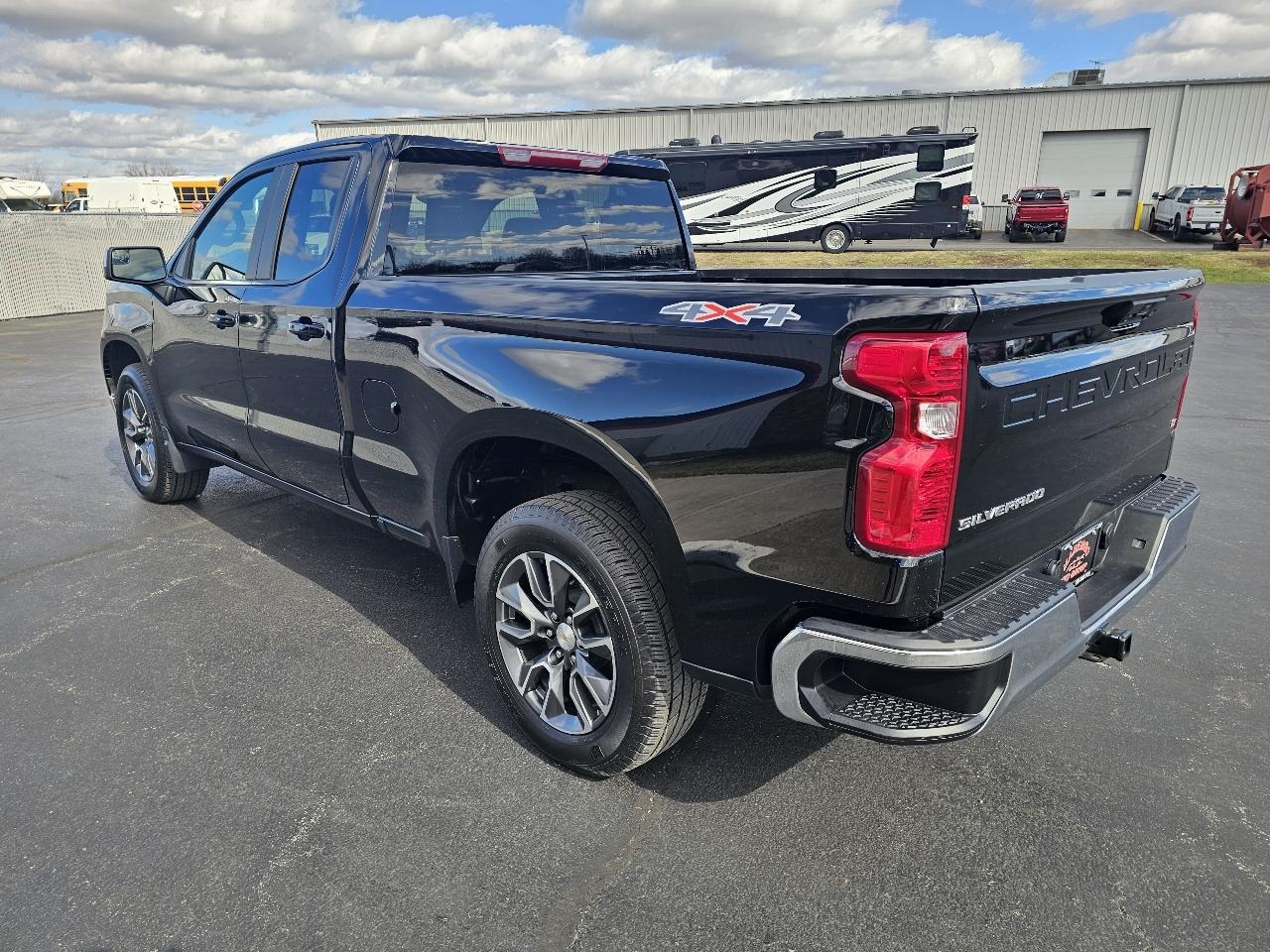 Chevrolet Silverado 1500 4WD Double Cab 147" LT w/2FL 2024