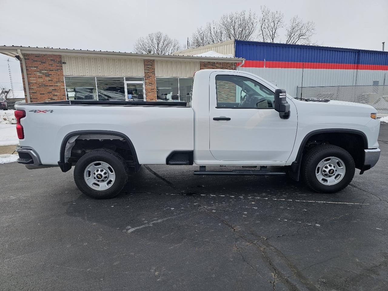 Chevrolet Silverado 2500HD 4WD Reg Cab 142" Work Truck 2025
