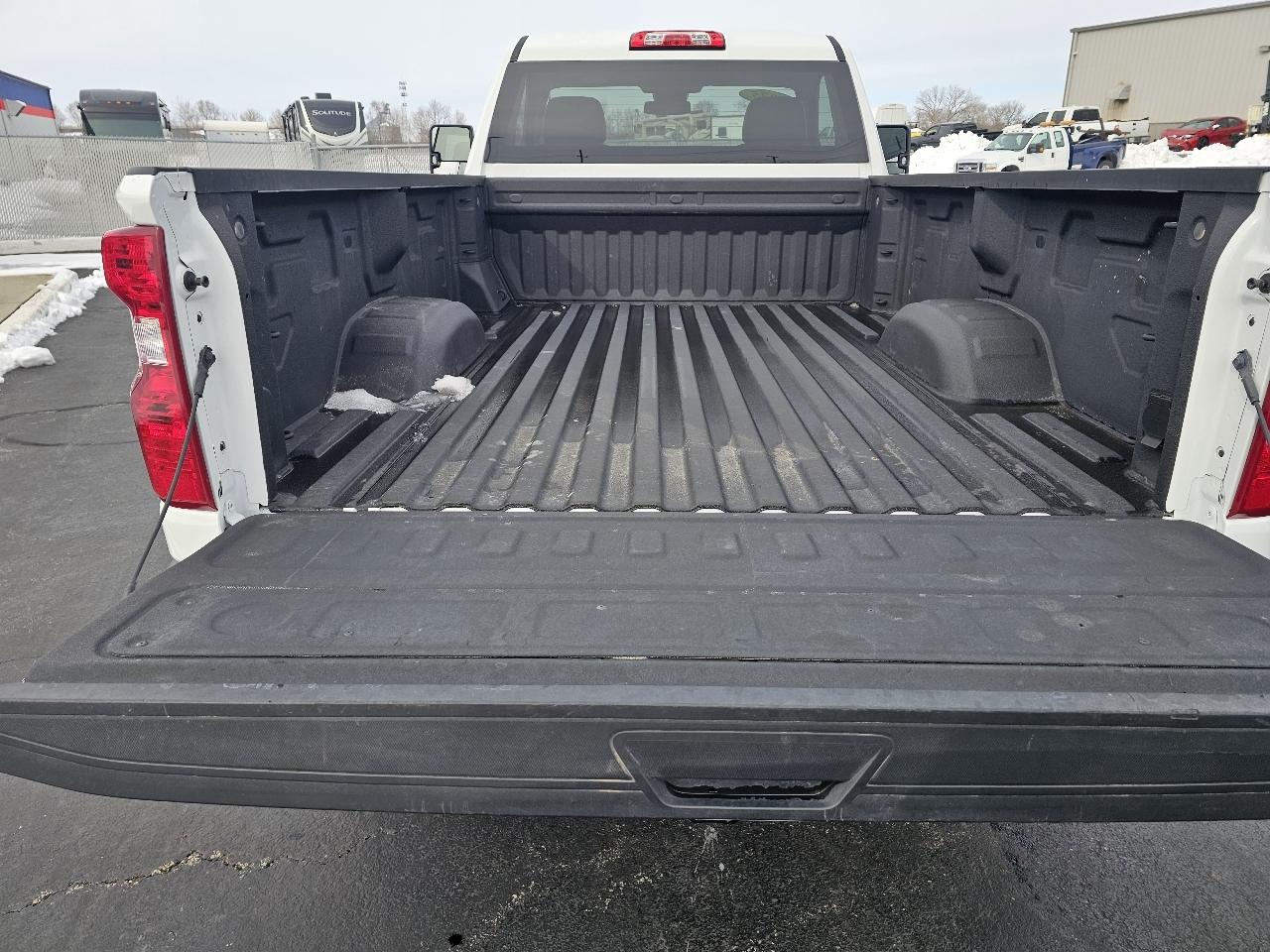 Chevrolet Silverado 2500HD 4WD Reg Cab 142" Work Truck 2025