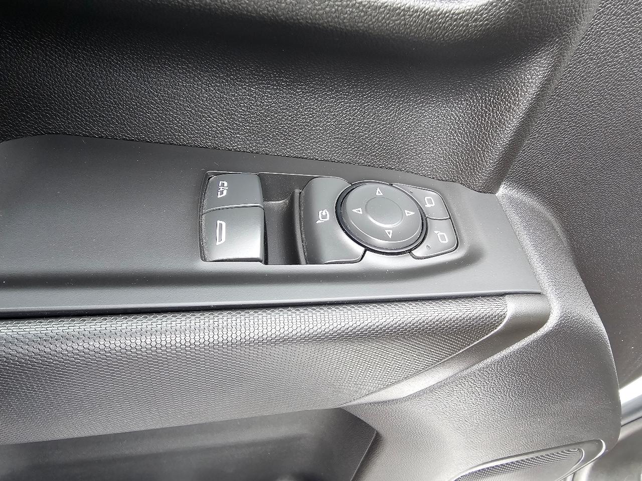 Chevrolet Silverado 2500HD 4WD Reg Cab 142" Work Truck 2025